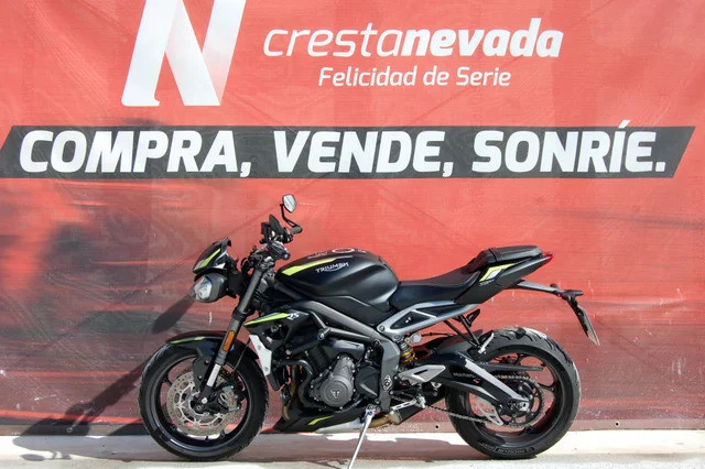 Imagen de Triumph STREET TRIPLE RS