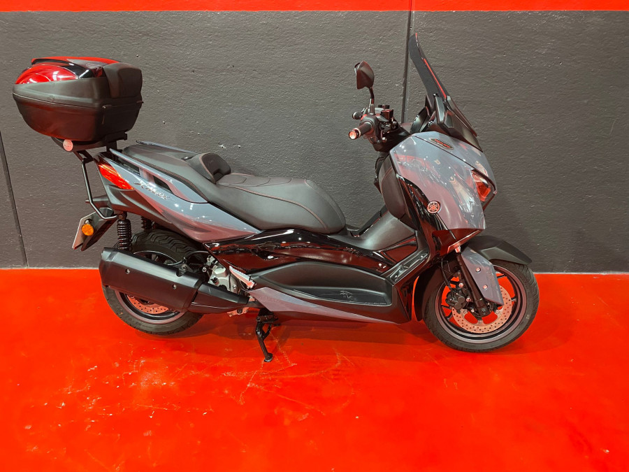 Imagen de Yamaha X-MAX 300 TECH MAX