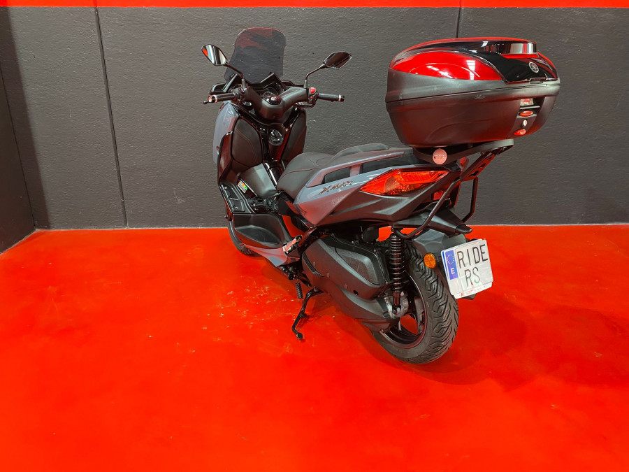 Imagen de Yamaha X-MAX 300 TECH MAX